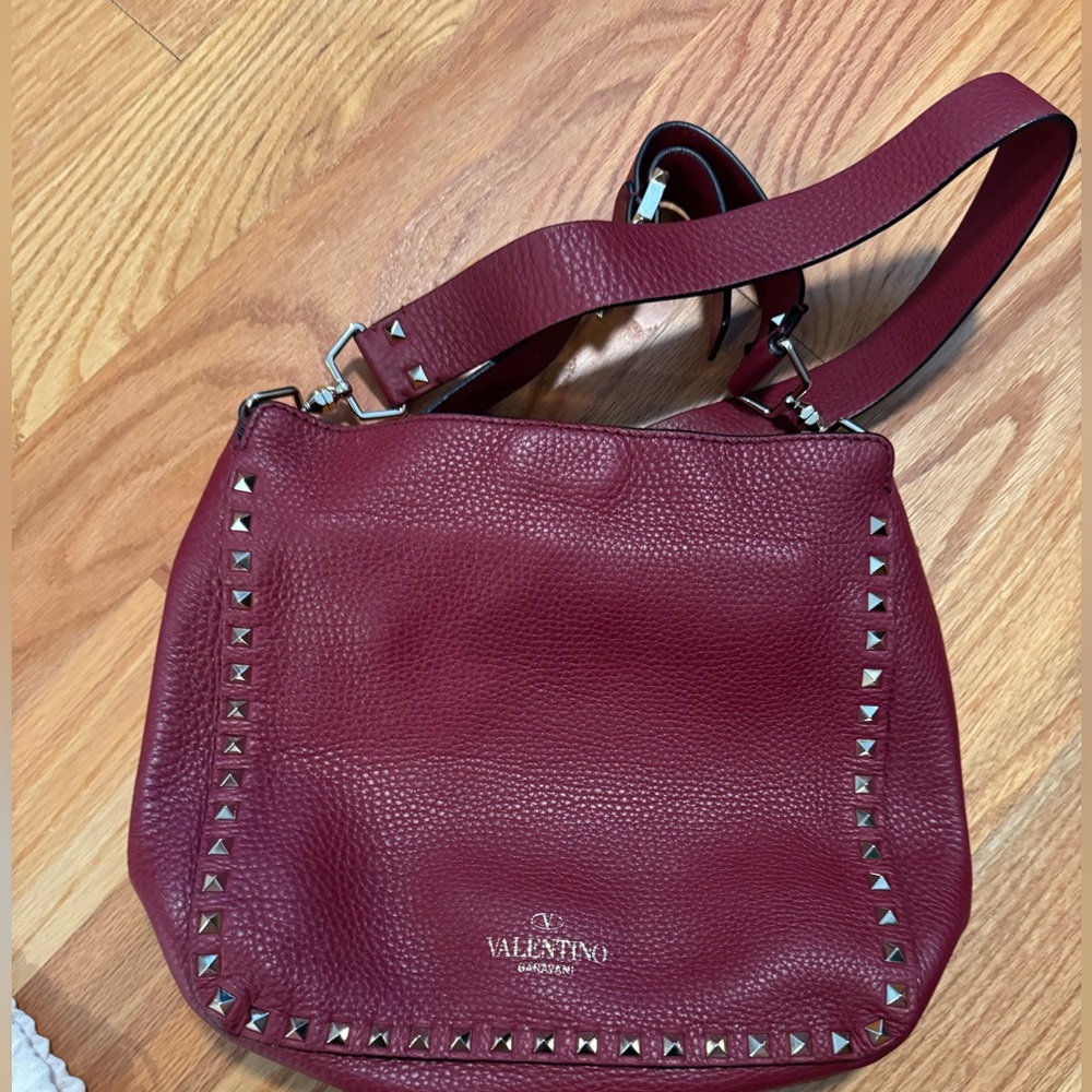 Valentino Garavani Rockstud Messenger Bag burgundy size small
